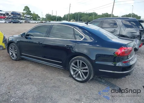 2017 Volkswagen Passat 1.8T R-Line из США, поврежденный, VIN 1VWDT7A34HC080548